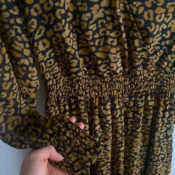 Who What Wear Cheetah Print Long Sleeve Midi Dress - Picture 4 of 5